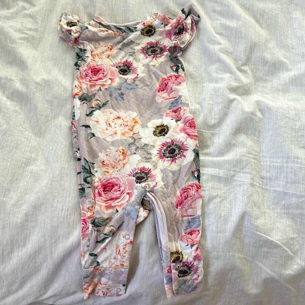 Posh peanut short sleeve ruffle butt floral romper 9-12 months GUC